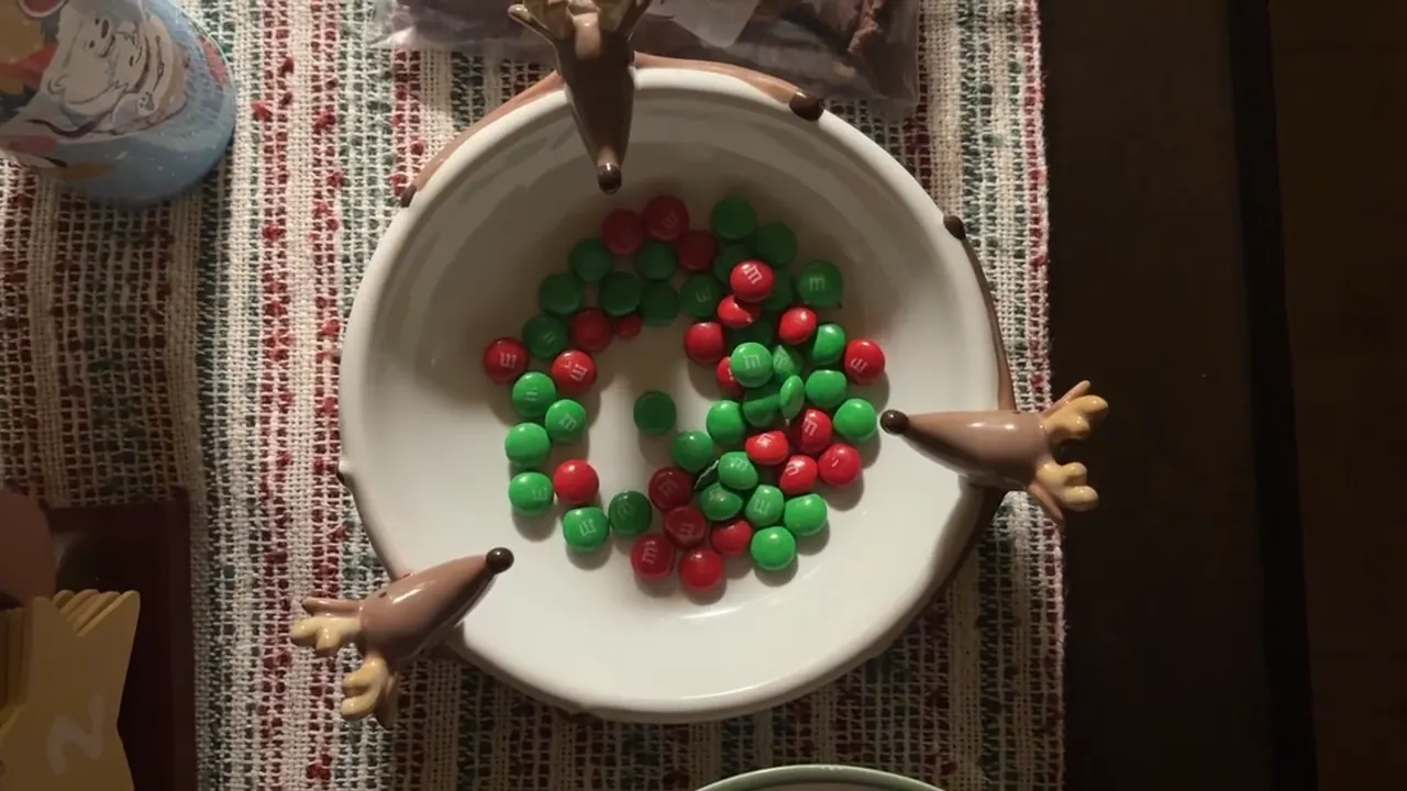 m&m still 1